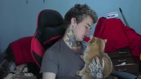 Austen online show from 10-24-25, 04:25