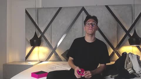 austinreeds online show from 09-24-25, 12:08