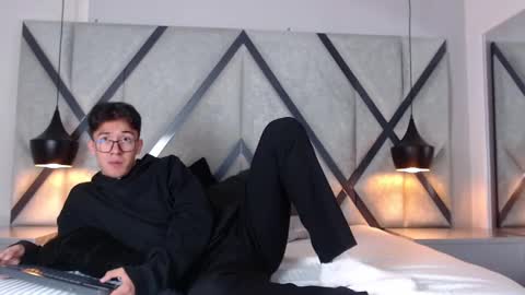 austinreeds online show from 10-04-25, 12:03