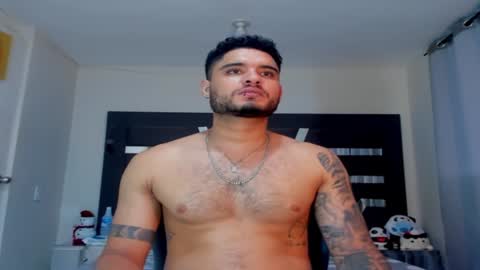 AustinTorres  online show from 01-09-25, 02:43