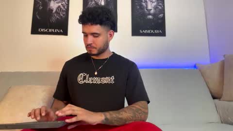 Snapshot of austintorres_ chatting on 06-10-26, 01:06 AustinTorres online show from 06-10-26, 01:06