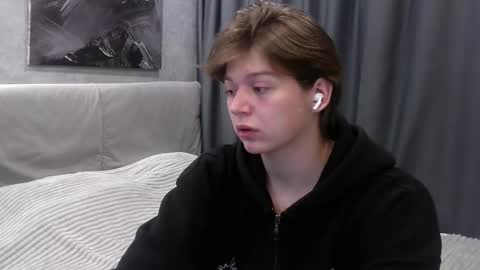 ausxuw online show from 09-23-25, 10:24