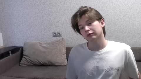 ausxuw online show from 10-25-25, 05:48