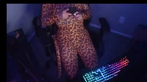 autumnklar51 online show from 10-29-25, 08:38