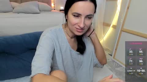 Ava online show from 11-10-25, 08:24