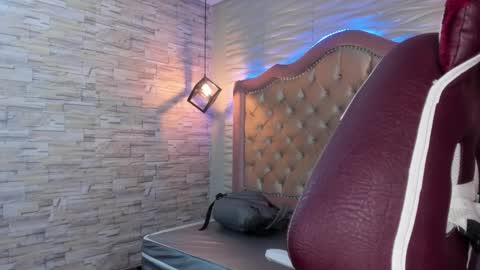              online show from 01-11-25, 01:48