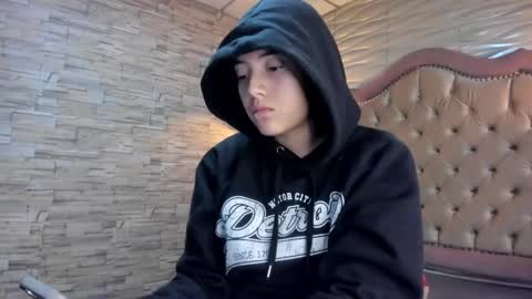              online show from 02-04-25, 02:17