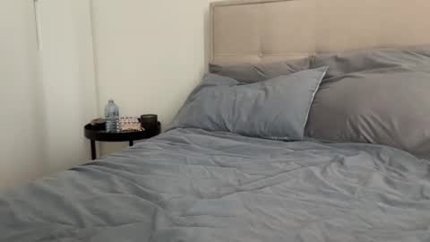 Ava  online show from 09-10-25, 01:38