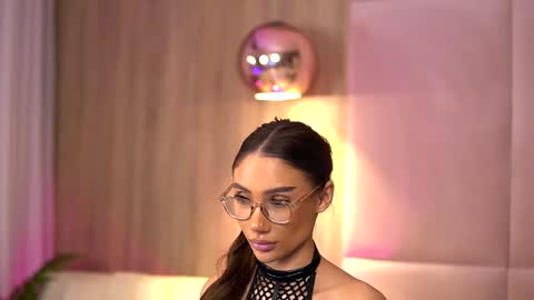 Snapshot of ava_heath chatting on 01-08-25, 04:44 Ava online show from 01-08-25, 04:44