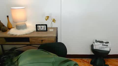 Ava online show from 09-21-25, 11:01