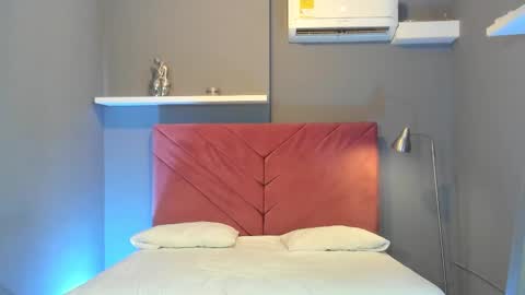 ava_luz online show from 12-20-25, 07:43