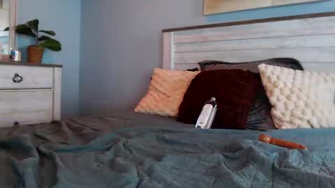 Snapshot of avaa_eve chatting on 10-23-25, 05:44 Ava Eve online show from 10-23-25, 05:44