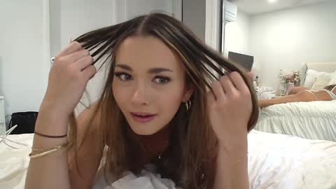 Ava Brooks online show from 09-29-25, 10:25