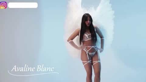 Snapshot of avaline_blanc chatting on 12-25-24, 02:14 Avaline Help me reach 100 likes TRANSMISSION EVERY DAY FROM 39 PM online show from 12-25-24, 02:14