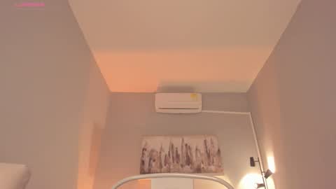 Snapshot of avalon_badger chatting on 03-11-25, 11:04 Avalon online show from 03-11-25, 11:04