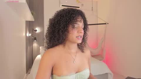 Snapshot of avalon_badger chatting on 11-01-25, 07:49 Avalon online show from 11-01-25, 07:49