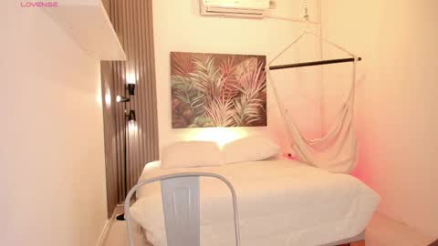 Snapshot of avalon_badger chatting on 11-15-25, 07:43 Avalon online show from 11-15-25, 07:43