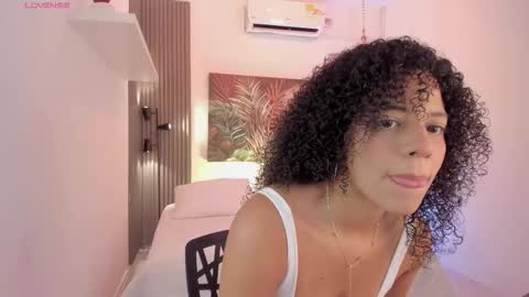 Snapshot of avalon_badger chatting on 12-05-25, 07:43 Avalon online show from 12-05-25, 07:43