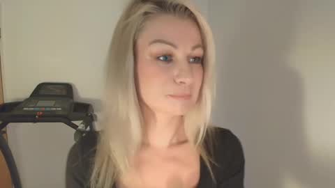 Eira online show from 01-18-26, 04:00