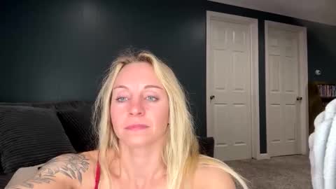 Snapshot of avarosefit chatting on 02-16-26, 01:13 Ava Rose online show from 02-16-26, 01:13