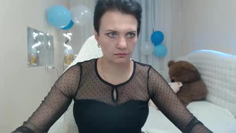 Snapshot of avasaturnian chatting on 09-23-25, 12:30 avasaturnian online show from 09-23-25, 12:30