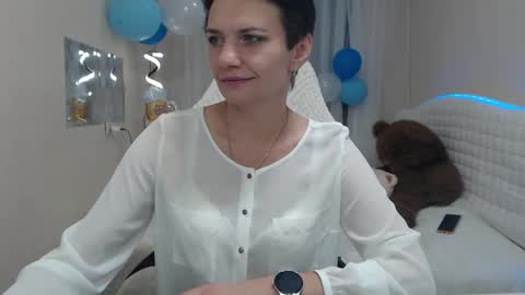 Snapshot of avasaturnian chatting on 09-28-25, 12:10 avasaturnian online show from 09-28-25, 12:10