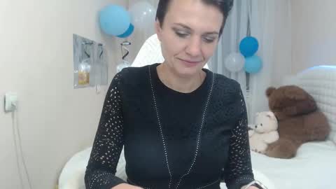 Snapshot of avasaturnian chatting on 09-30-25, 12:10 avasaturnian online show from 09-30-25, 12:10