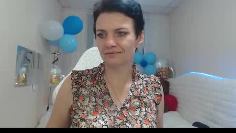 Snapshot of avasaturnian chatting on 10-08-25, 12:25 avasaturnian online show from 10-08-25, 12:25