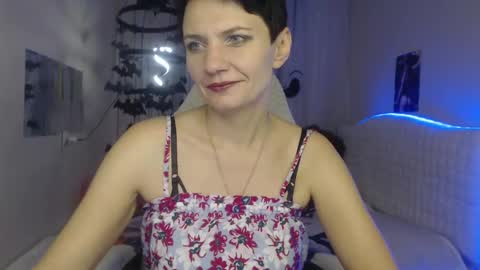 Snapshot of avasaturnian chatting on 10-14-25, 12:17 avasaturnian online show from 10-14-25, 12:17