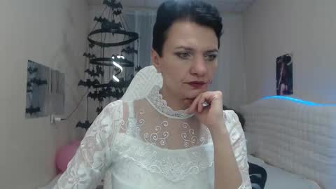 Snapshot of avasaturnian chatting on 10-16-25, 12:17 avasaturnian online show from 10-16-25, 12:17