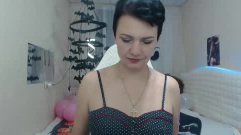 Snapshot of avasaturnian chatting on 10-17-25, 12:41 avasaturnian online show from 10-17-25, 12:41