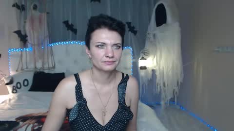 Snapshot of avasaturnian chatting on 10-23-25, 01:54 avasaturnian online show from 10-23-25, 01:54