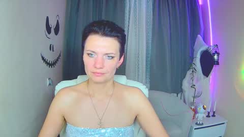 Snapshot of avasaturnian chatting on 10-29-25, 02:30 avasaturnian online show from 10-29-25, 02:30