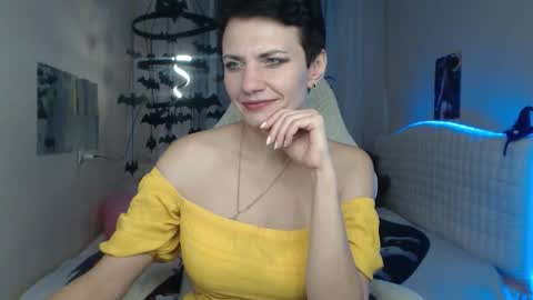 Snapshot of avasaturnian chatting on 10-30-25, 01:34 avasaturnian online show from 10-30-25, 01:34