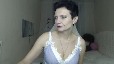 Snapshot of avasaturnian chatting on 11-09-25, 01:42 avasaturnian online show from 11-09-25, 01:42