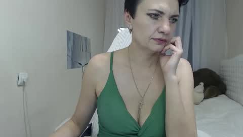 Snapshot of avasaturnian chatting on 11-17-25, 01:28 avasaturnian online show from 11-17-25, 01:28