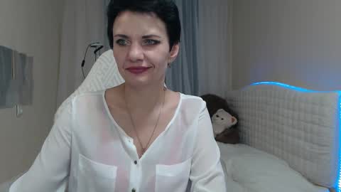 Snapshot of avasaturnian chatting on 11-21-25, 01:21 avasaturnian online show from 11-21-25, 01:21