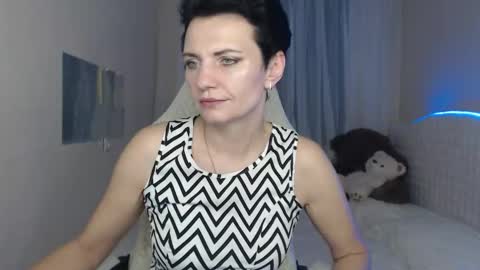 Snapshot of avasaturnian chatting on 11-22-25, 02:16 avasaturnian online show from 11-22-25, 02:16