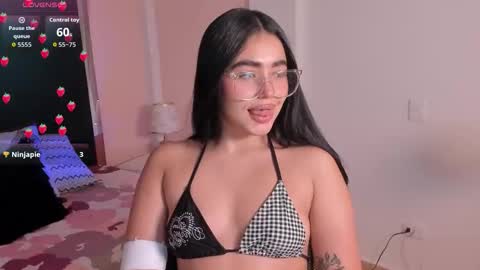 Snapshot of avascott_ chatting on 10-20-25, 06:19 Ava online show from 10-20-25, 06:19