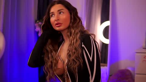 Carina online show from 01-19-25, 12:06