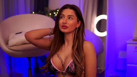 Carina online show from 01-22-25, 04:44