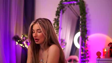 Carina online show from 02-14-25, 12:41