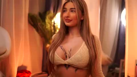 Carina online show from 03-10-25, 11:38