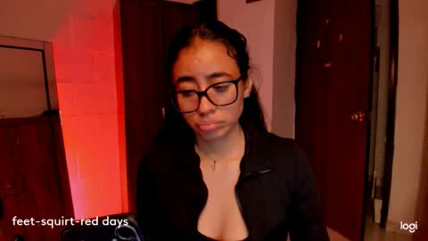 Snapshot of ave_fenix69 chatting on 06-11-26, 02:53 Valery -- online show from 06-11-26, 02:53