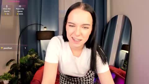 Avelyne online show from 10-14-25, 02:07