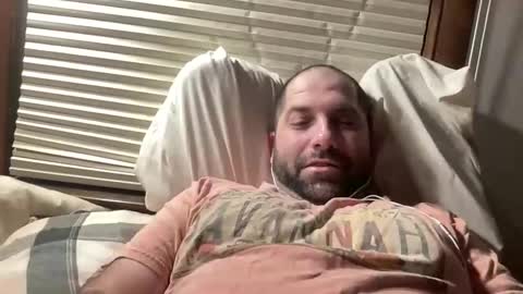 Snapshot of averagejoe345977 chatting on 02-04-26, 06:19 averagejoe345977 online show from 02-04-26, 06:19