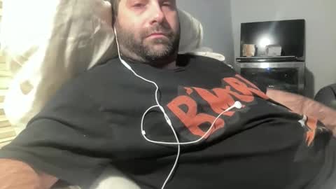 Snapshot of averagejoe345977 chatting on 02-13-26, 02:18 averagejoe345977 online show from 02-13-26, 02:18