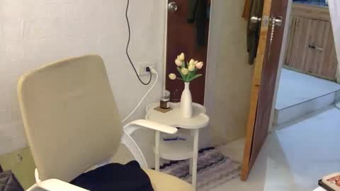 Rhian online show from 11-24-25, 04:12