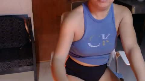 Snapshot of averageuncut1 chatting on 05-25-26, 10:10 Rhian online show from 05-25-26, 10:10