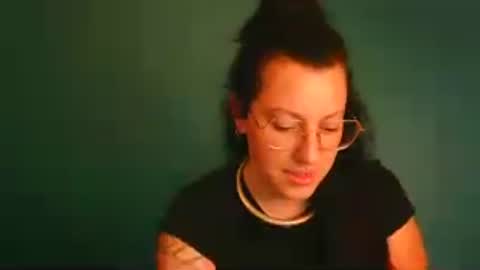 averagewifey online show from 07-28-26, 09:25